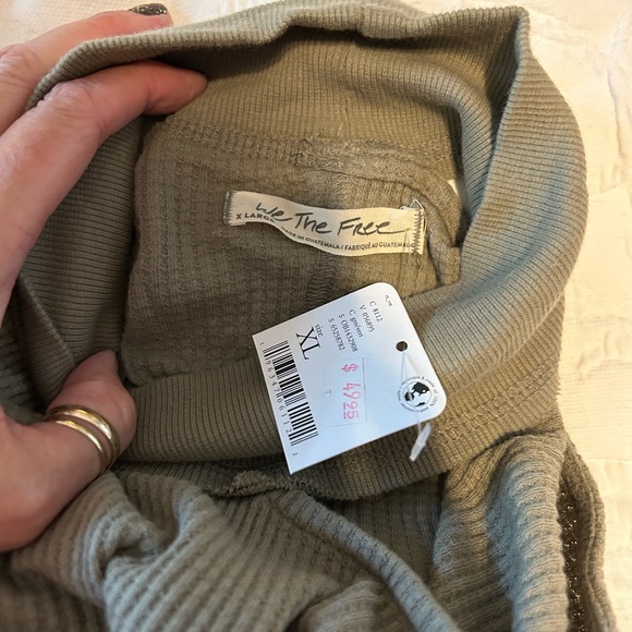 NWT Free People size XL open shoulder turtleneck, green - Picture 3 of 5